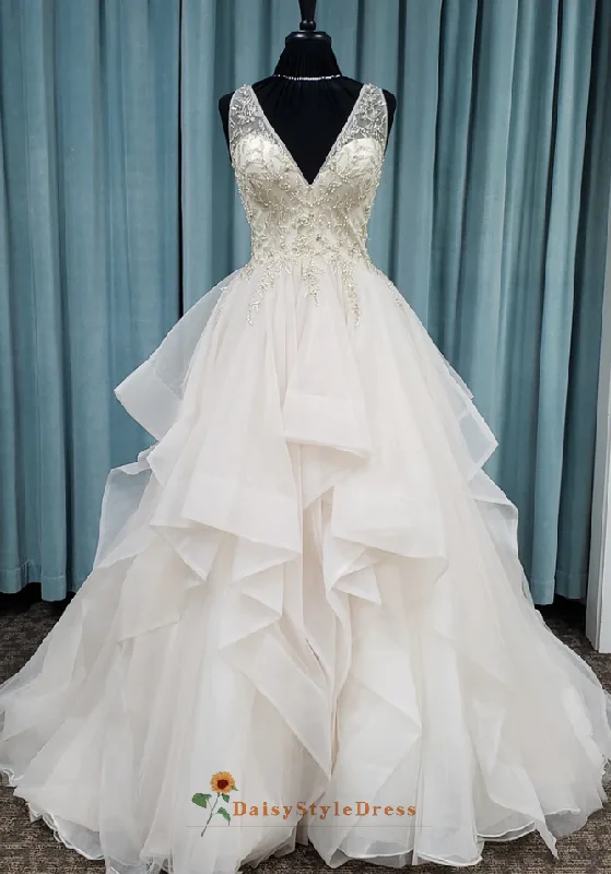 Fashion Tiered Skirt Plus Size Wedding Dress