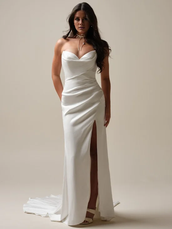 Strapless hanging satin tight and floor length wedding dress