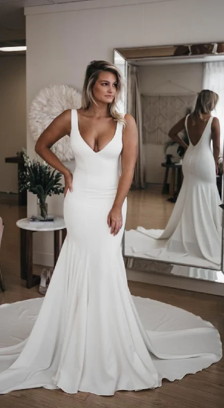 Mermaid Sexy Deep V-back Wedding Dress