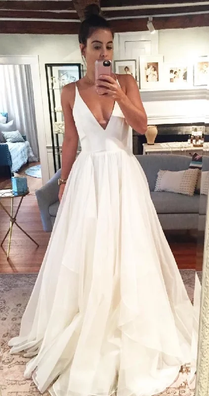 Spaghetti Straps V-neckline Wedding Dress