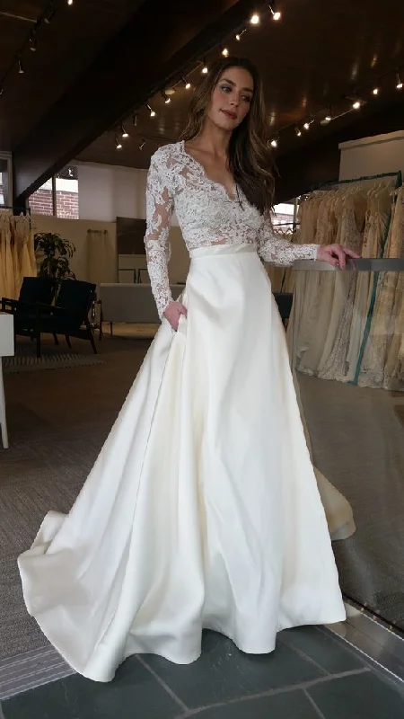 High Quality French Lace Long Sleeve Wedding Dress with Pocket