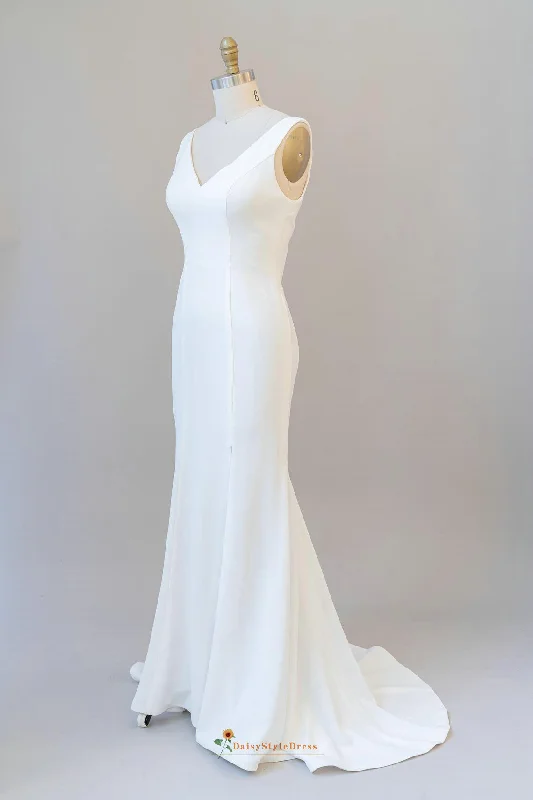 Simple Fitted V-neck Slit Wedding Dress